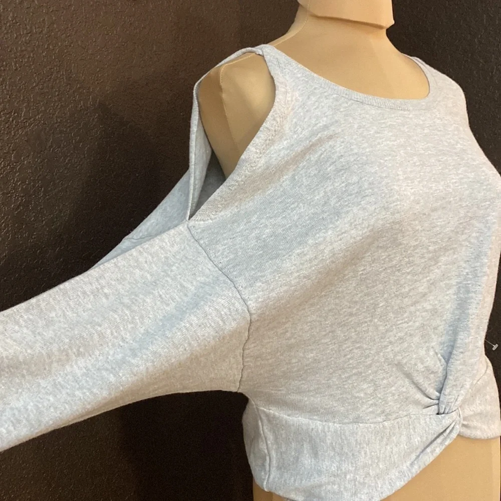 EXPRESS grey‎ cold shoulder fine knit floral embroidered twist front sweater top